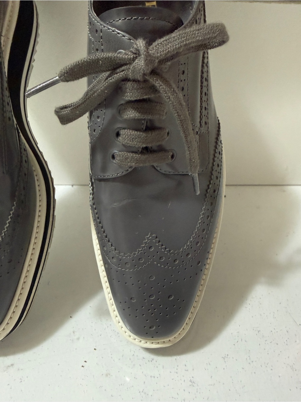 Prada Wingtip Brogue Oxford Platform
Black Patent Leather Shoes Size 401/2 - Picture 8 of 13